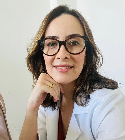 Dra. Renata da Costa Almeida