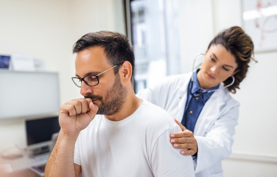 Como a pneumonia age em pacientes imunossuprimidos: o que você precisa saber sobre prevenção e cuidados